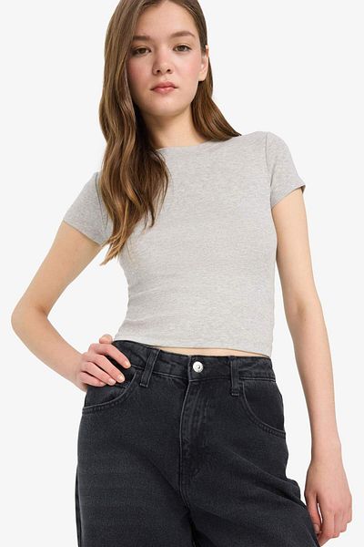 DeFacto Coool Fitted Crew Neck Rib Short Sleeve T-Shirt E0288Ax25Au