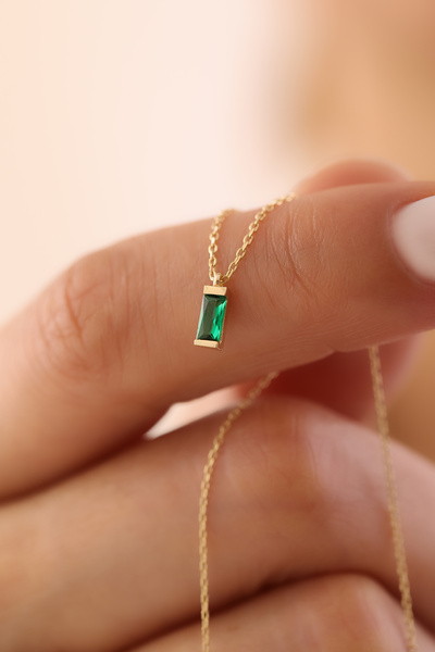 YAVUZ KUYUMCULUK 14 Ayar Altın Zümrüt Dikdörtgen Kolye