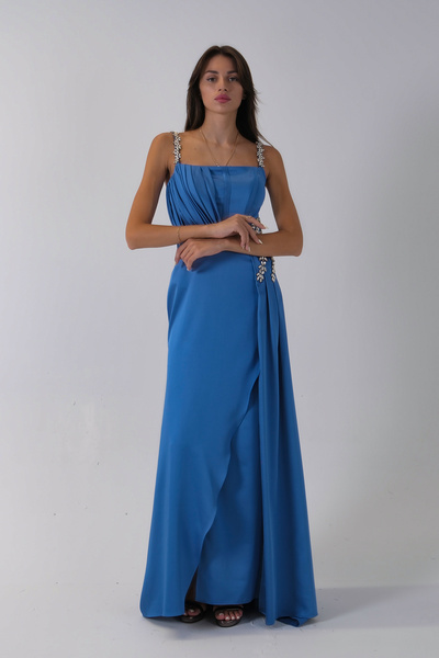 Feminist Beli ve Askısı Taş İşlemeli Yırtmaç Detaylı Abiye Mavi 0801033