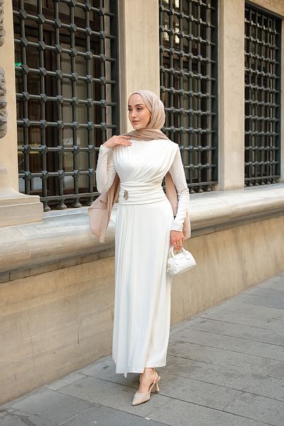 LOCCO Дамска рокля Rosey Bronde в бяло