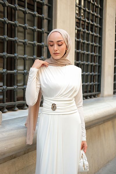 LOCCO Дамска рокля Rosey Bronde в бяло