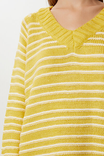 Happiness İstanbul Kadın Sarı Kemik Çizgili Oversize Triko Kazak NV00077