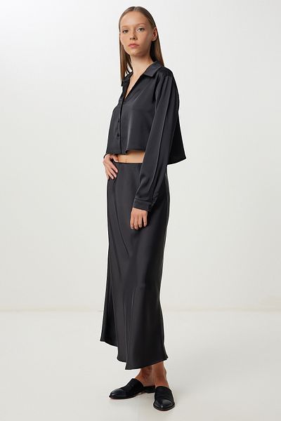 Happiness İstanbul Women's Black Satin Surface Crop Shirt Skirt Suit Yp00120
