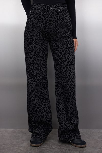 Trendyol Collection Чорні джинси з високою талією з леопардовим принтом TWOAW25JE00394