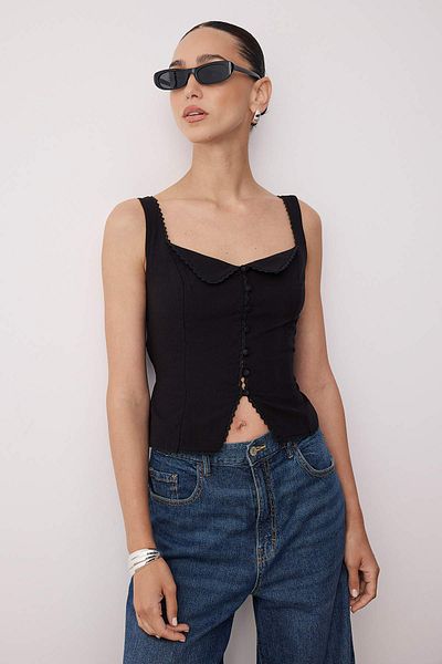 Trendyol Collection Μαύρη εφαρμοστή μπλούζα με λουράκι TWOSS25BZ00553