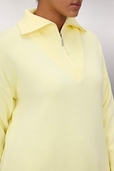 Trendyol Curve Sárga lehúzható galléros cipzáras kötöttáru pulóver TBBAW26AN00015