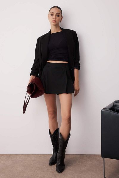 Trendyol Collection Black Premium Quality Pleated Woven Shorts Skirt TWOAW24SR00034