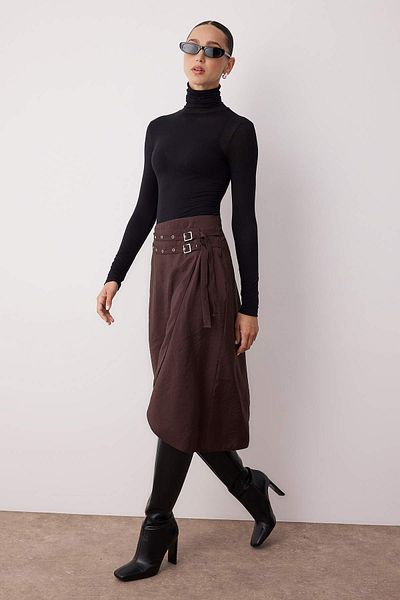 Trendyol Collection Σκούρο καφέ ζώνη με διπλό στήθος που κλείνει Midi υφασμένη φούστα βισκόζης TWOAW26ET00032