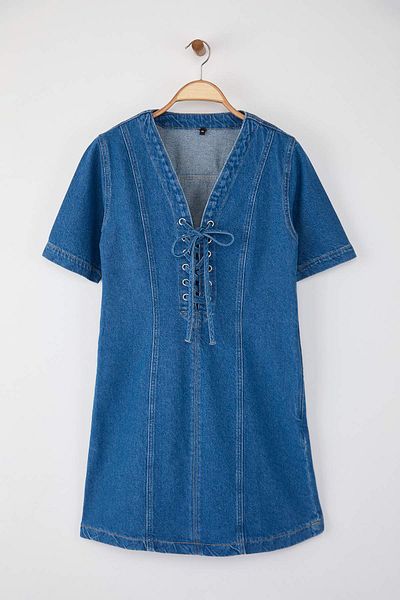 Trendyol Collection Mini rochie din denim cu detaliu de șireturi cu ochi albastru TWOAW26EL00033