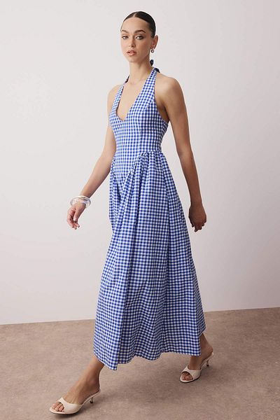 Trendyol Collection Μπλε Gingham μοτίβο υφαντό μάξι φόρεμα με ανοιχτή μέση TWOSS25EL00874