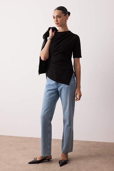 Trendyol Collection Μαύρη πλεκτή μπλούζα με λεπτομέρεια με κορδόνια/ντραπέ TWOAW26BZ00024