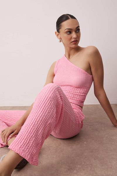 Trendyol Collection Pink Textured Seersucker Asymmetric Single Sleeve Stretch Knitted Bottom - Top Set Twoss25Au00129