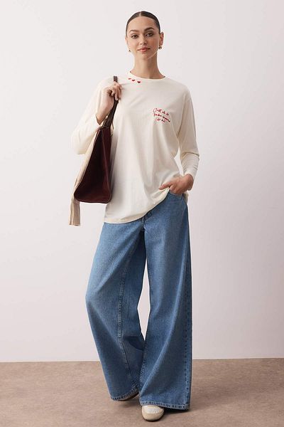Trendyol Modest Ecru Oversize Single Jersey Plain Knitted Embroidery Detailed Tctaw26Uk00001