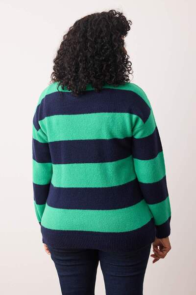 Trendyol Curve Πλεκτό πουλόβερ με ριγέ μπλε πράσινο λαιμόκοψη TBBAW26AN00005