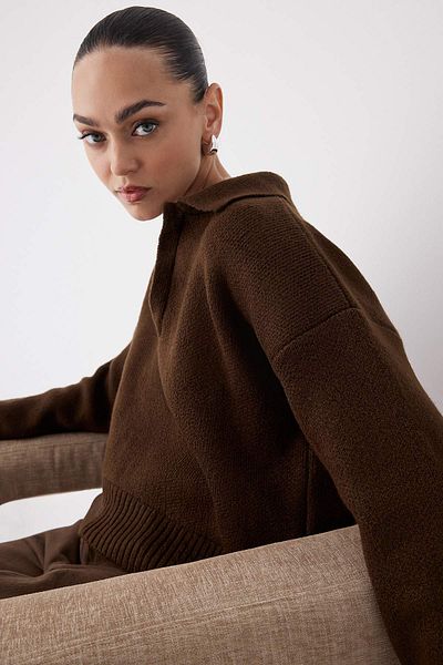 Trendyol Collection Brown Soft Textured Wide Fit Knitwear Sweater Twoaw26Kz00087