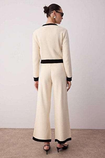 Trendyol Collection Екрю кольоровий блок велосипедний комір кардиган-штани трикотаж верхній комплект TWOAW26AU00031