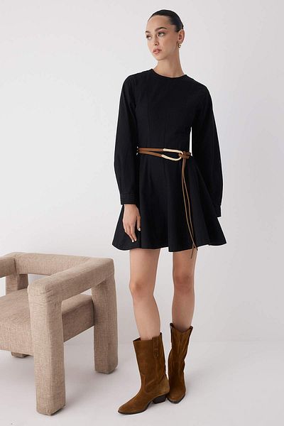 Trendyol Collection Необходими елементи за гардероба – Черна права мини рокля от деним | TWOAW26EL00045