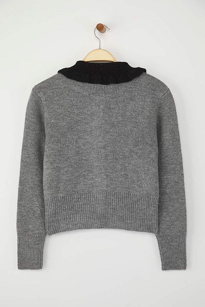 Trendyol Collection Γκρι Color Block Polo Collar Προσαρμοσμένο νήμα Λεπτομερή πλεκτό γιακά Ζακέτα TWOAW26HI00056