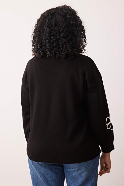 Trendyol Curve Μαύρο Κέντημα Λεπτομερή Πλεκτό Ζακέτα με λαιμόκοψη V TBBAW26AV00018