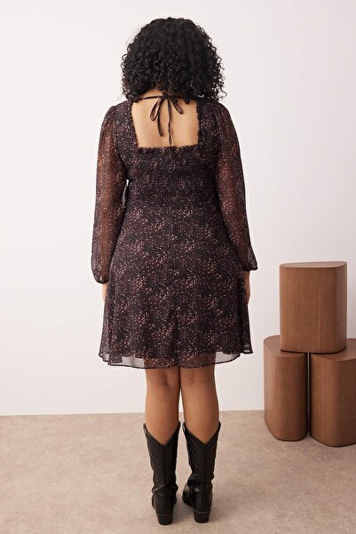 Trendyol Curve Многоцветна шифонена мини плетена рокля в голям размер TBBAW26AH00004