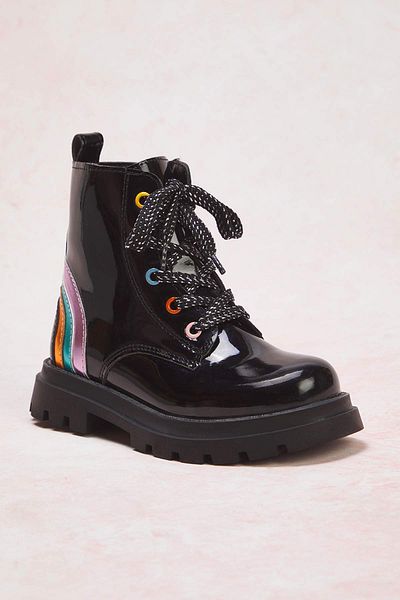 TRENDYOL SHOES Schwarze Lacklederstiefel mit Reißverschluss und Schnürung für kleine Mädchen 
 TAKAW26BO000100