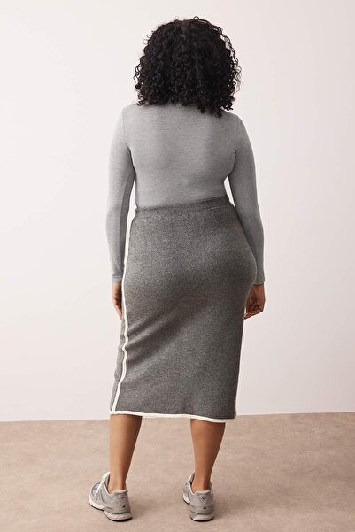Trendyol Curve Fusta de tricotaj de lungime midi cu detaliu linie antracit TBBAW26AZ00000