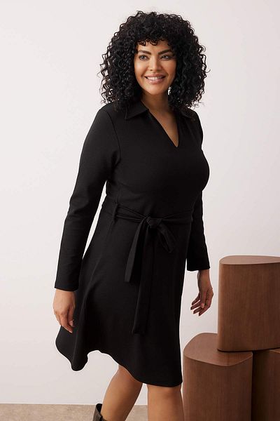 Trendyol Curve Rochie neagră tricotată cu decolteu polo, linie A, mărime mare TBBAW26AH00011