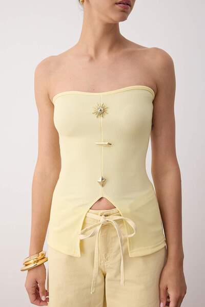 Trendyol Collection Yellow Ottoman Strapless Button Detail Body Fitting Stretch Crop Knitted Blouse Twoss25Bz00589