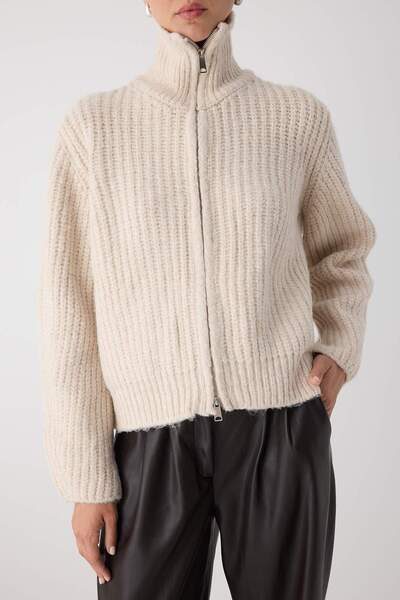 Trendyol Collection Wardrobe Essentials Stone Zipper Soft Textured Wide Fit Knitwear Cardigan | Twoaw26Hi000490