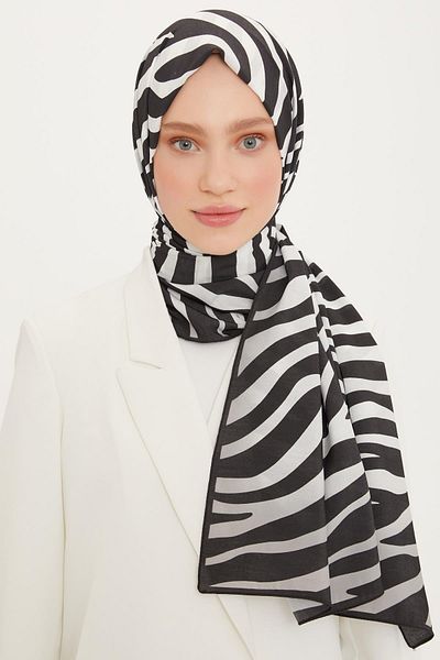 Armine Modal Shawl - Zebra Model - Black and White