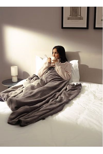 Neyam 100% Polyester Winter Blanket. Size 200x150 - Soft And Comfortable Velvet Blanket - Green Color
