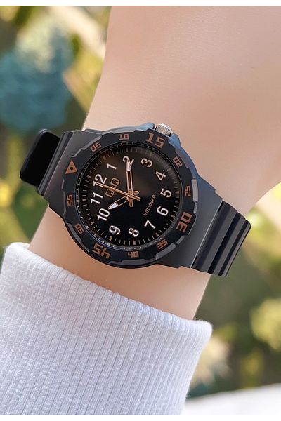 Q&Q ساعة يد للأطفال Vr19j190y مع سوار سيليكون مقاوم للماء