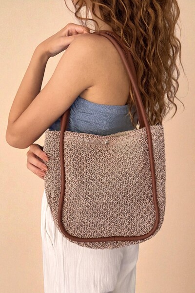 Classbag Γυναικεία τσάντα με φυσική υφή από βιζόν, χρώμα-μαύρισμα, με λουράκι