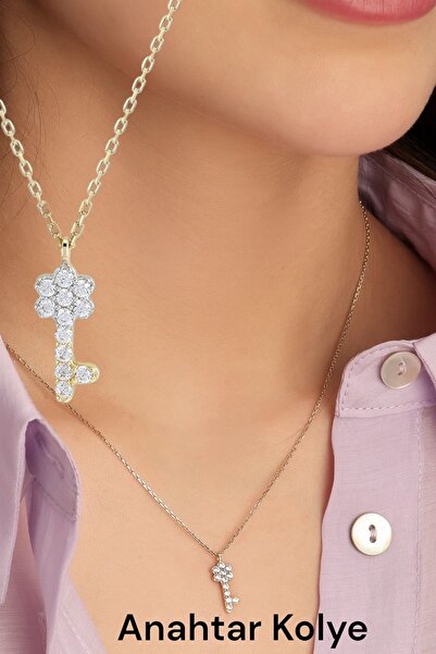 Hepimitu Anahtar Figürlü Altın Kolye