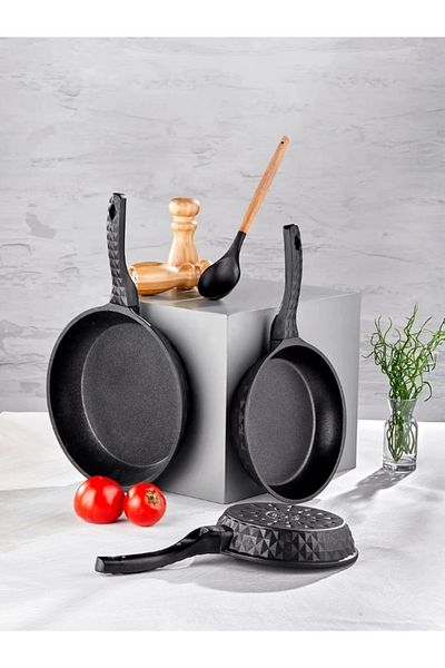 Taç Bella Casting 3-Piece Pan Set Black 20 cm / 24 cm / 28 cm