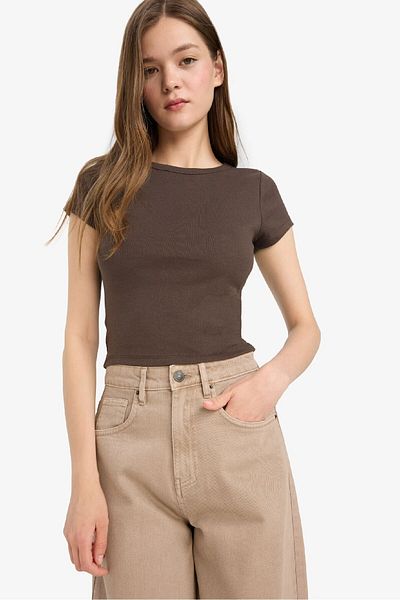 DeFacto Cool Fitted Basic μονόχρωμο μπλουζάκι με κοντό μανίκι E0288ax25sm