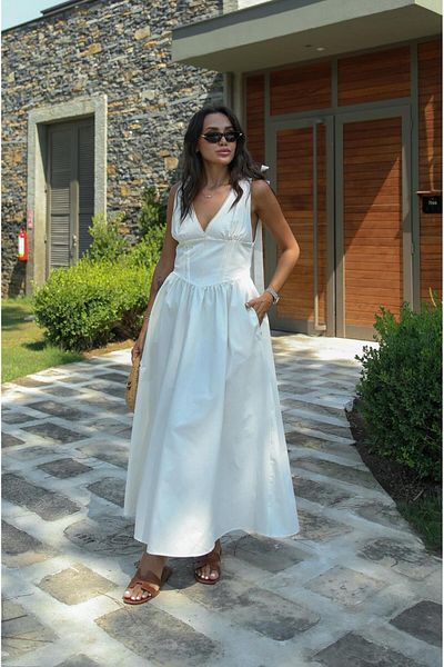 Havoş Rochie midi ecru cu decolteu în V