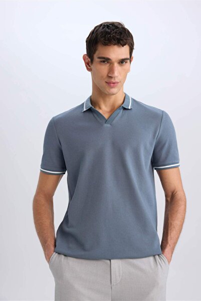 DeFacto Kurzärmliges T-Shirt mit regulärem Schnitt und Polokragen E2251AX25SM