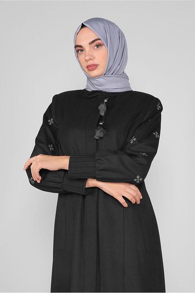 Alvina Embroidery Detailed Parde with Sleeves and Baguette - 10287