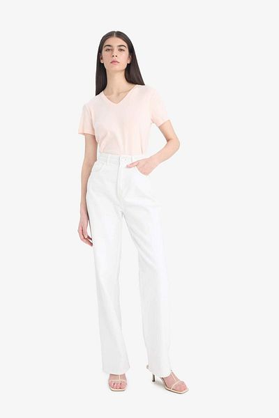DeFacto Slim Fit Slim Fit V-Ausschnitt Basic Straight Rib Short Sleeve T-Shirt I1080az25sp