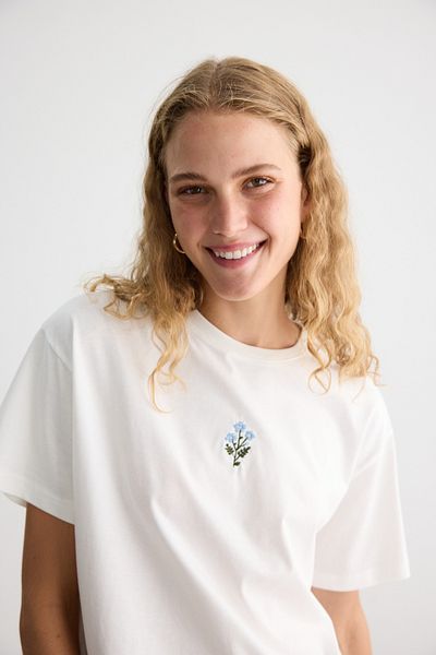 BE BLUE Flower Embroidered Short Sleeve T-Shirt