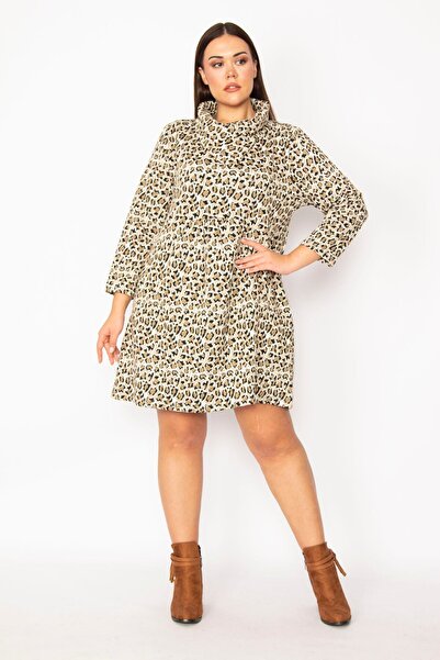 Şans Дамска рокля с яка от норка и предни детайли с набрани джобове отзад 65n29516