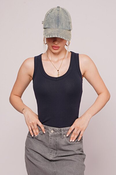 Madmext Темно-синій глибокий V-подібний виріз 100% бавовна Базовий жіночий топ Mg2405