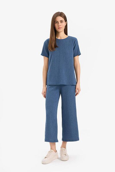 DeFacto Regular Fit 2-Piece Wrinkle Suit Short Sleeve T-Shirt Flexible Waisted Capri Bottom F1475Ax25Sp