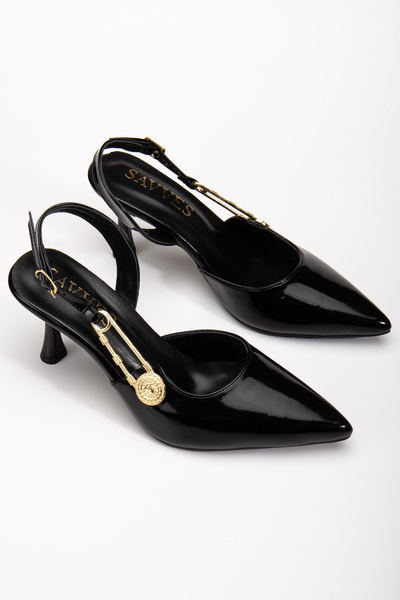 Von Bond Isadora Düğmeli Tokalı Sivri Burun Siyah Rugan Stiletto Ince Topuk Ayakkabı