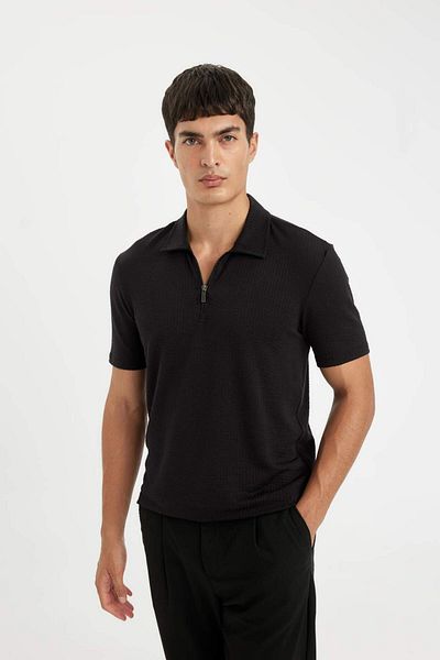 DeFacto Тениска Slim Fit с къс ръкав и поло деколте с половин цип, черна, с набръчкана кройка D6478AX24HS