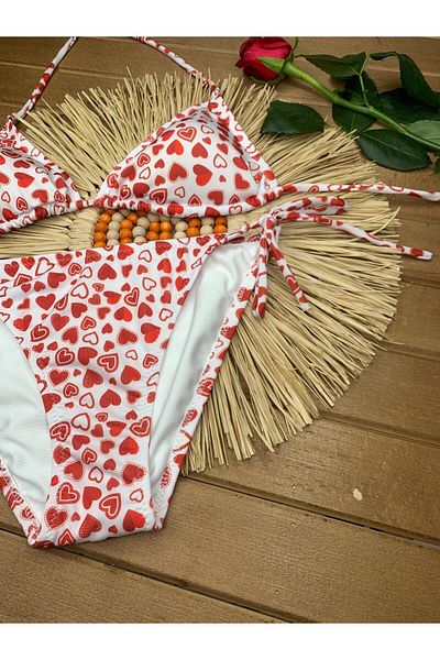 XORVİO Set de bikini triunghiular cu șnur elegant pentru femei, cu model de inimă roșie, lycra, lateral și gât elastic