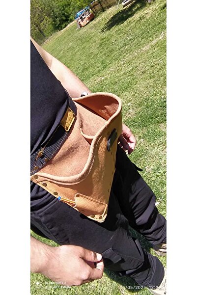 RİVET مريلة من الجلد الطبيعي مع حزام خصر و2 جيوب