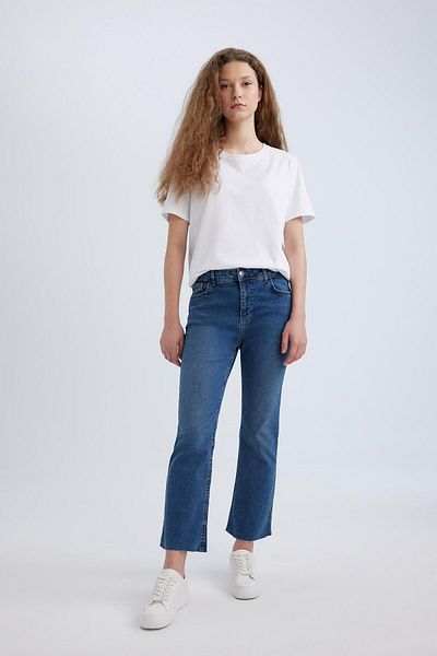DeFacto Crop Flare Fit, talie obișnuită, tăiat la capătul piciorului, până la gleznă, pantaloni de jeans C1893ax24sm