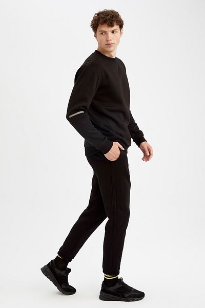 DeFacto Standard Fit Jogger Sweatpants - Lace-Up Waist, Elastic Leg, Straight Pocket Y2283Az23Au